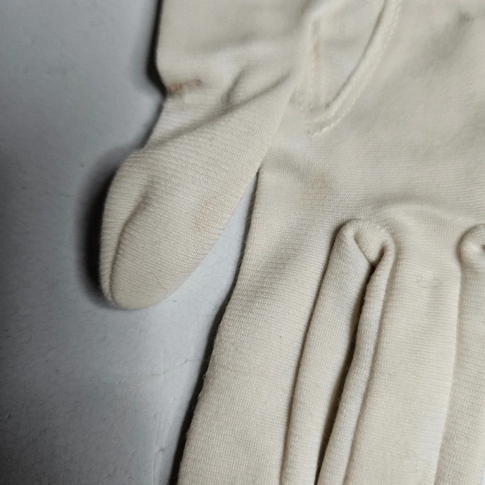 Vintage Cream Nylon Wrist Gloves Eyelet Detail Made in British Hong Kong‎ Size 6